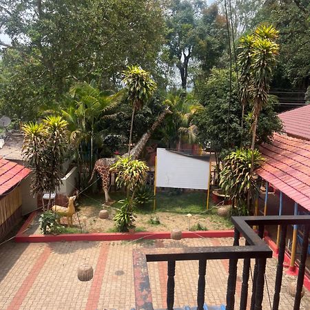 Hotel Madhura Belgaum Kültér fotó