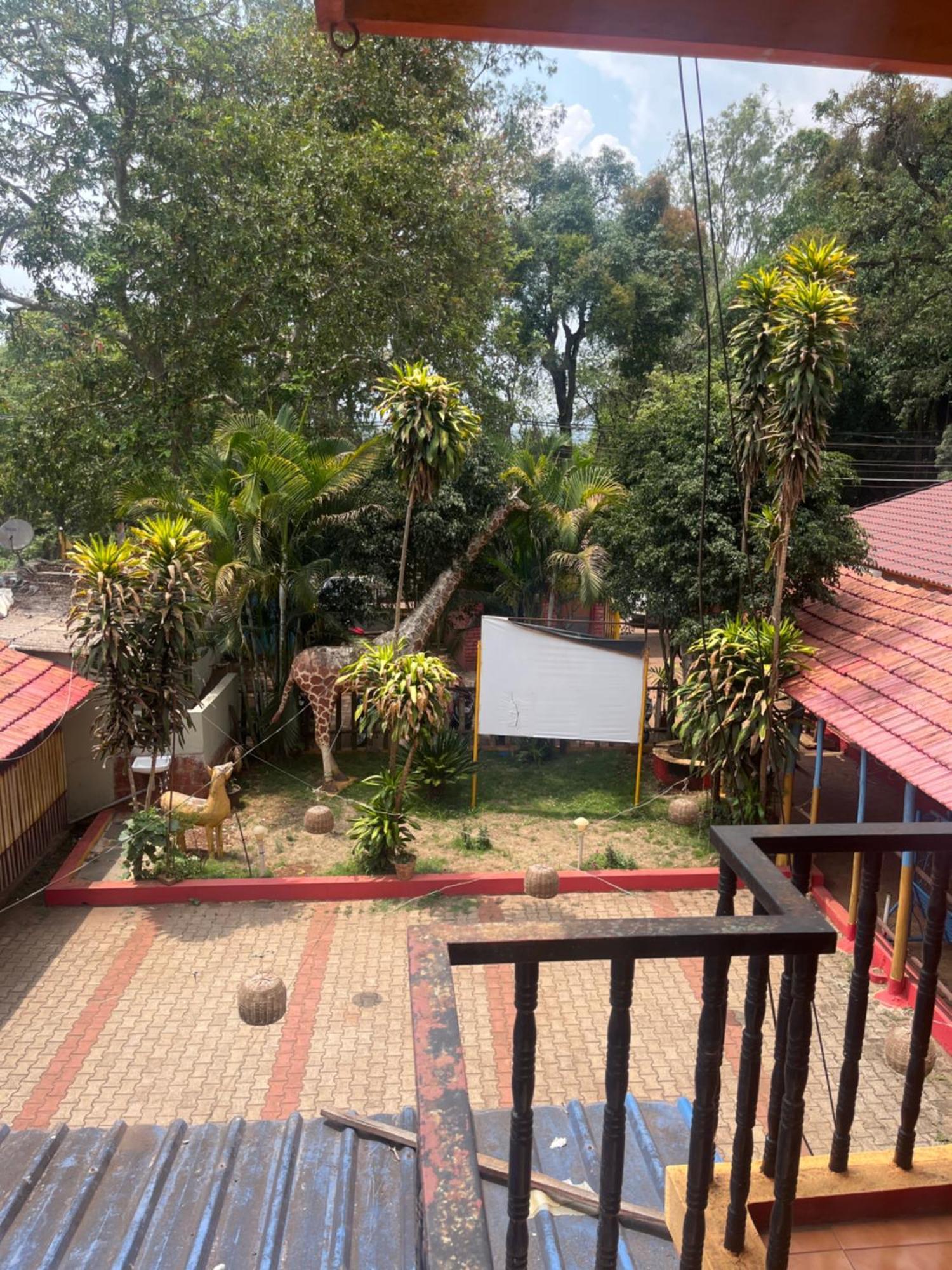 Hotel Madhura Belgaum Kültér fotó